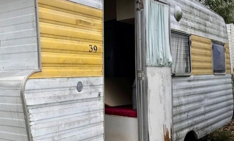 Good People Gave a Homeless Woman an Old Trailer The Woman Turned It Into a Cozy House In The Middle Of The Forest