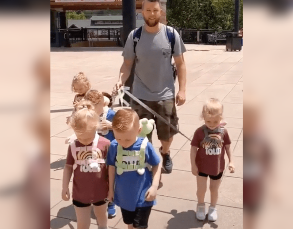 Kentucky Dad of Quintuplets Shamed for Walking His Kids on a Leash