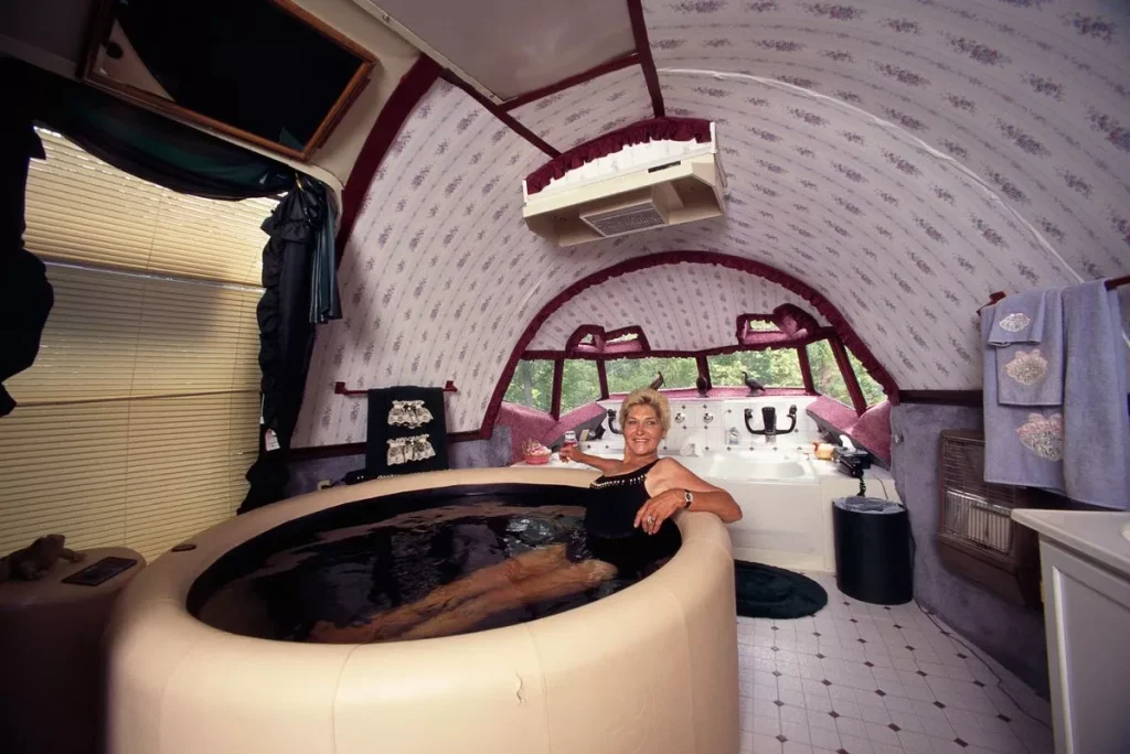 0 Woman Relaxing in Her Aircraft Home 1024x684 1