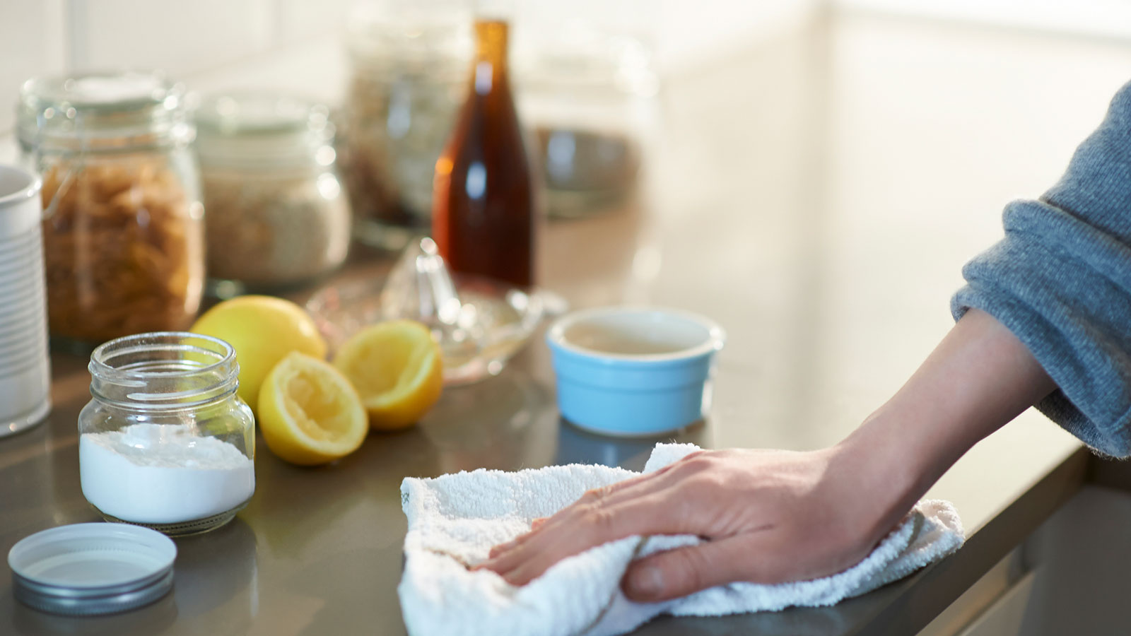 baking soda vinegar 2