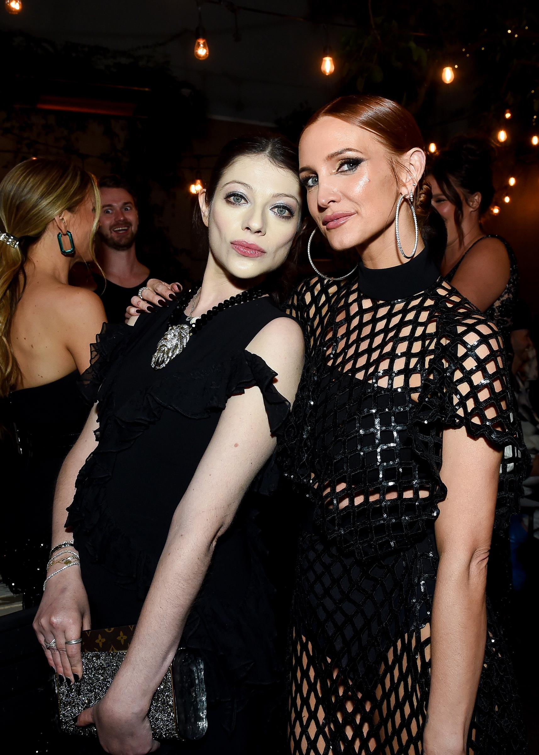 Michelle Trachtenberg and Ashlee Simpson at the 15 Years of Siriano party on November 2, 2023, in Los Angeles, California. | Source: Getty Images