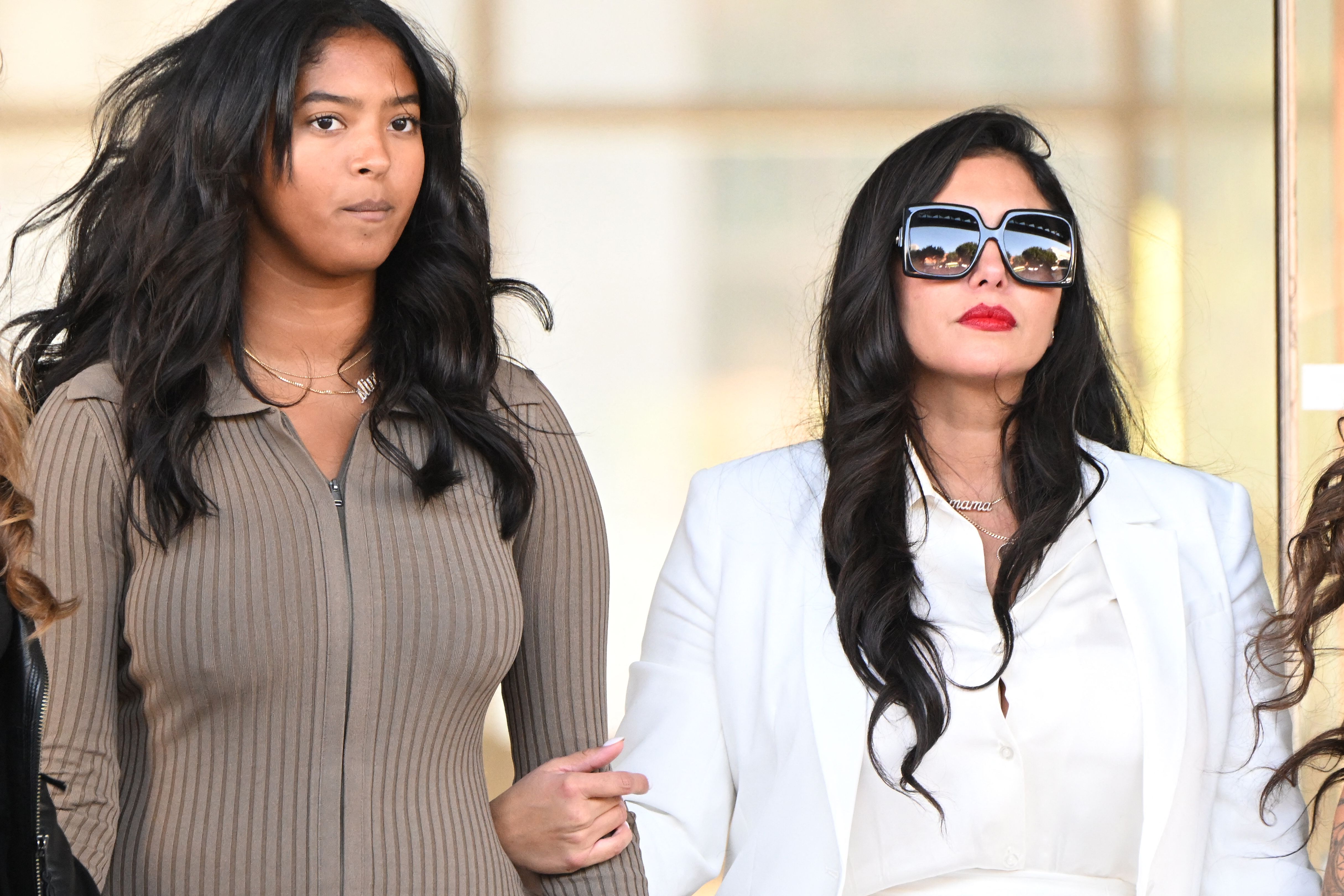 Natalia and Vanessa Bryant photographed in Los Angeles in 2022. | Source: Getty Images