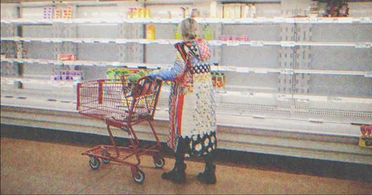 Poor Boy Pays for Old Ladys Groceries 4