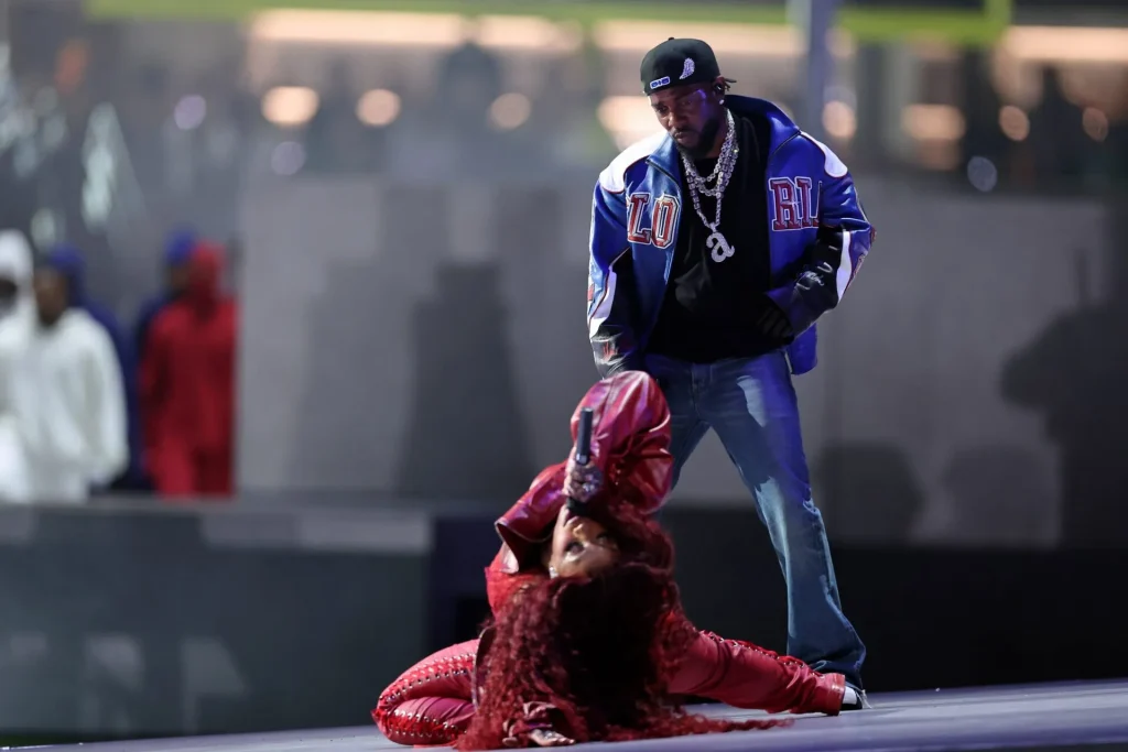 fans have mixed reactions to kendrick lamar polarizing super bowl performance 1920x1280 1 1024x683 1