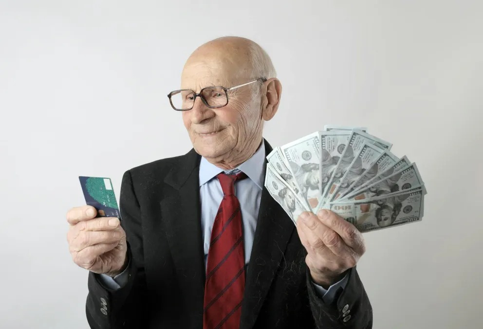 My Family Left Grandpa At The Hotel To Avoid Paying — They Thought He’d Stay Quiet, Until I Showed Up 7 12345 7