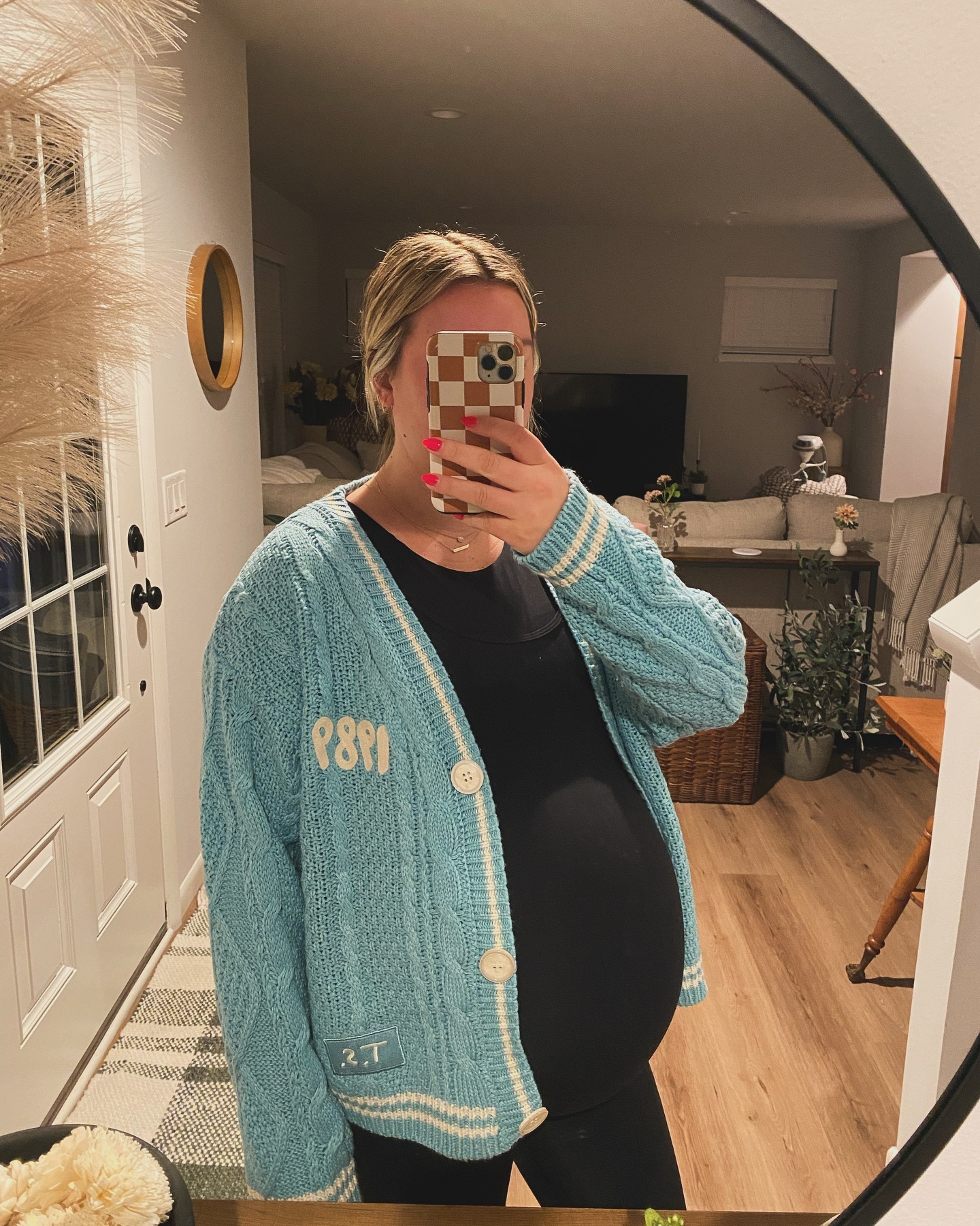 A Woman Was Thrilled to Become a Mom, but 9 Days After Giving Birth, Doctors Diagnosed Her with a Rare C-ancer 1 24675d64 3598 417c b188 de89ac11dae2