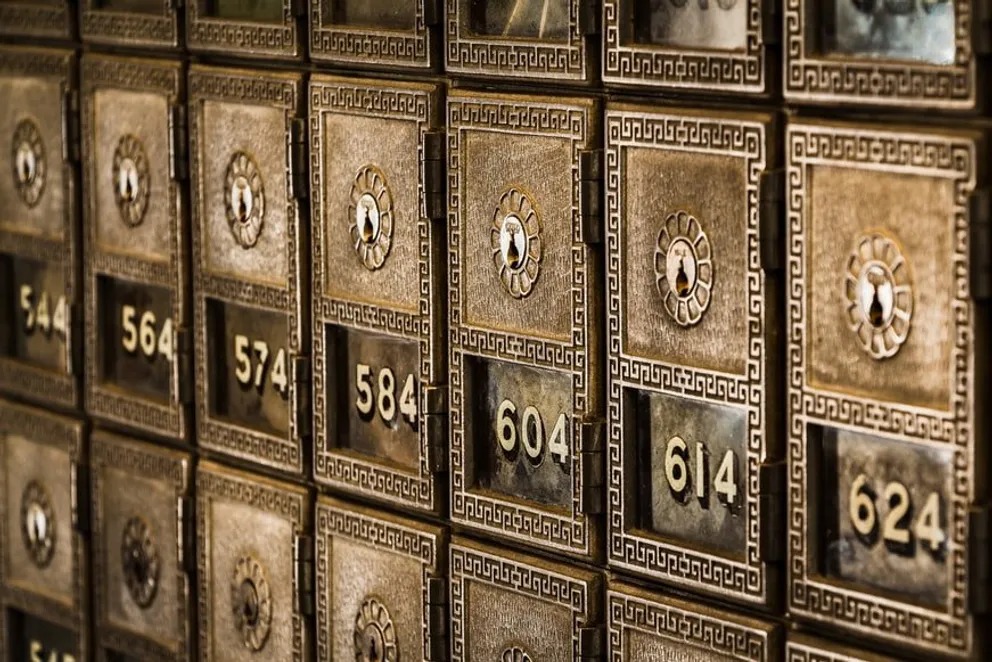Grandmother Excludes Youngest Grandson from Will and Leaves Him Only a Dusty Chest 4 download 19 4