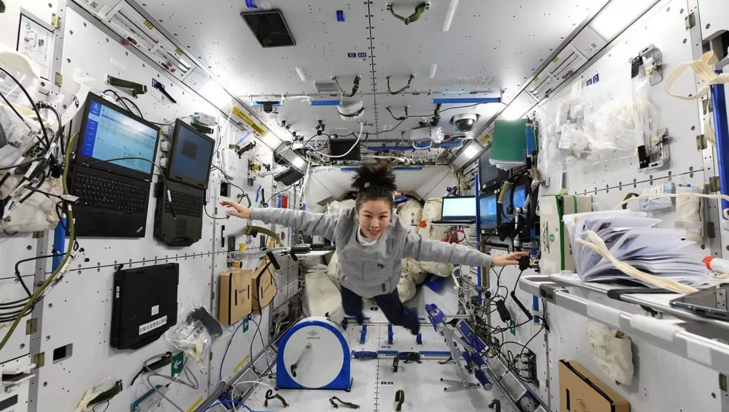 Bacteria with ‘unique abilities’ has mutated on space station into something never seen before on Earth 3 download 4 7