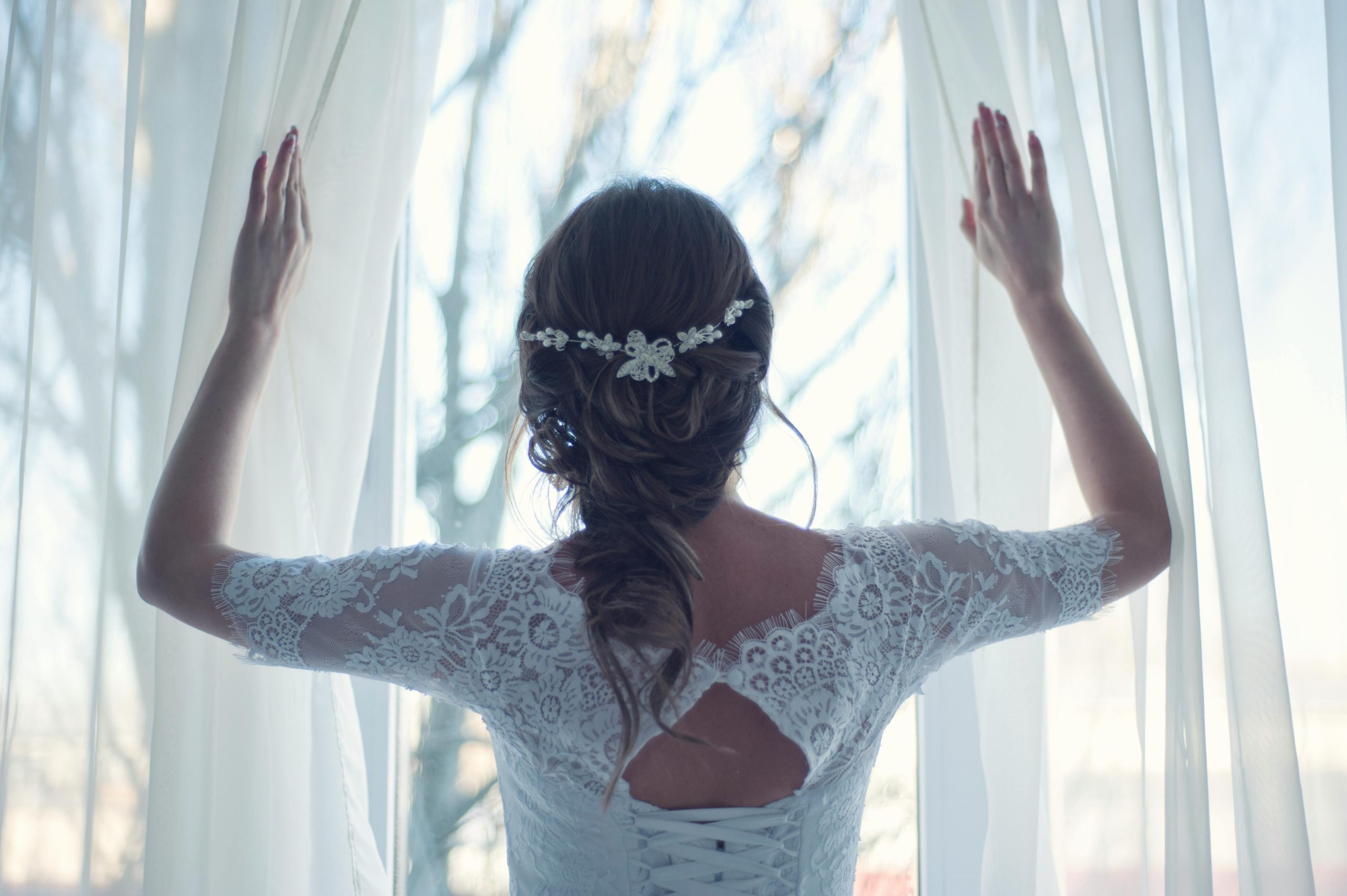 After 25 years, the father came to his daughter’s wedding — but he was turned away… 2 pexels freestockpro 341372 scaled