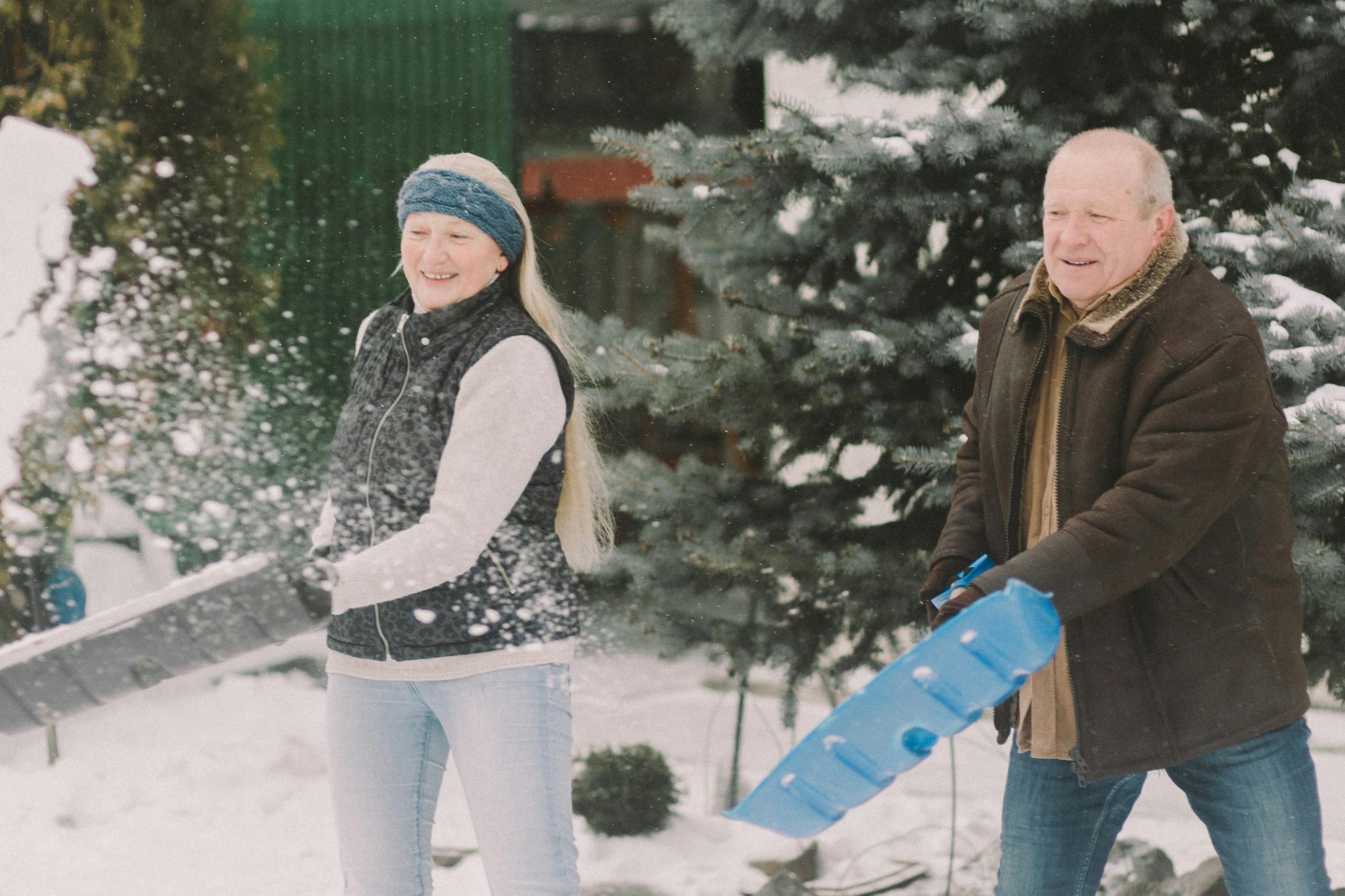 Boy Shovels Snow for Elderly Neighbor – What She Left at His Door Melted His Whole Family’s Hearts 3 pexels n voitkevich 6490517 scaled