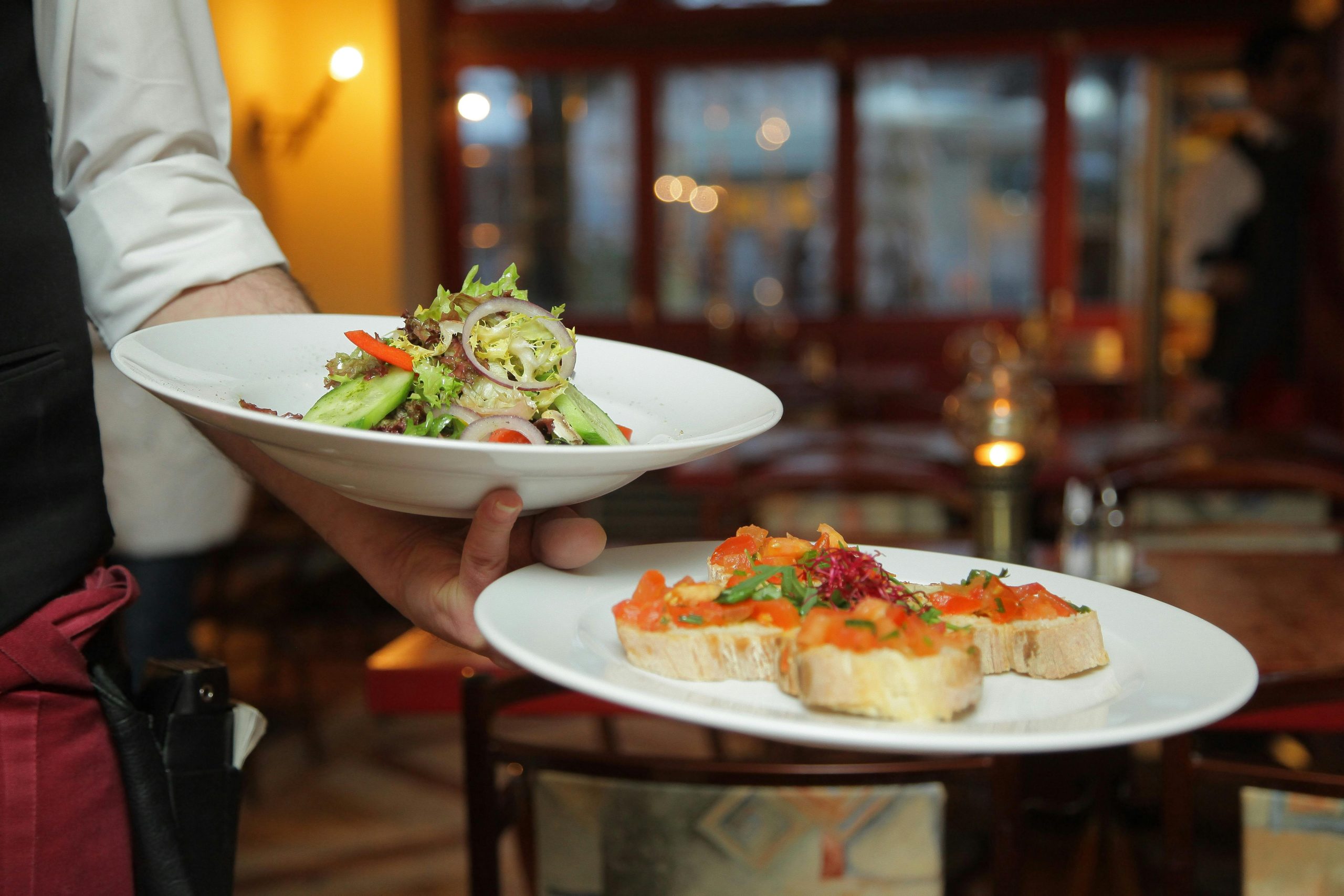 Entitled Guest Demanded a Free Table at ‘Her Friend’s’ Restaurant — Too Bad I Was the Owner 6 pexels pixabay 262978 scaled