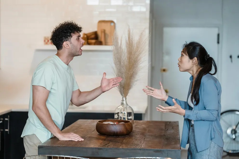 My Wife Told Me Tо Abandon My Daughter and Move out for a Few Weeks — When I Found out Why, It Made Me Speechless 4 tai xuong 3